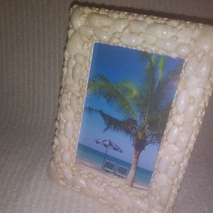 Seashell Photo Frame With Easel Back (NWT)